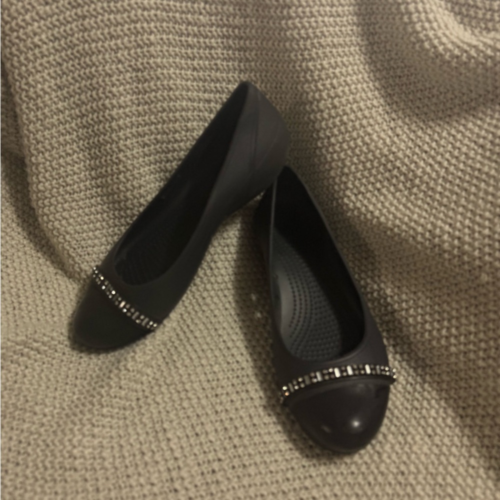 Crocs Patent Cap Toe Rhinestone Flats Black Slip on Womens Size 8‎